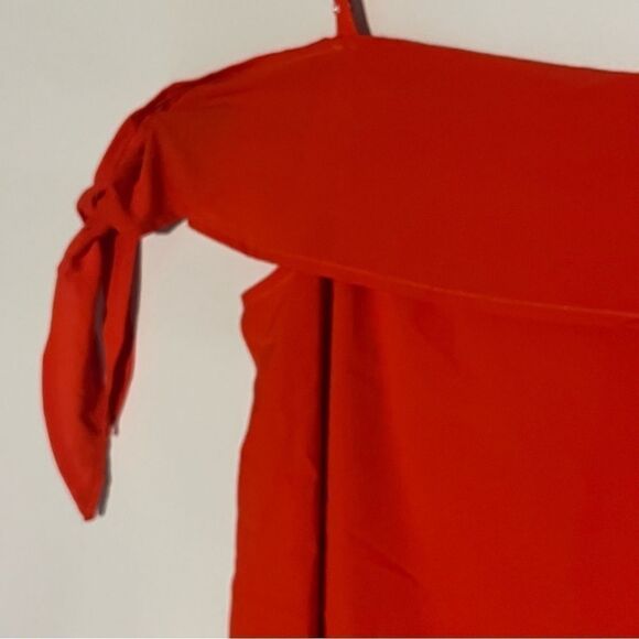 Women's Gianni Bini BG Red Off the Shoulder Top - Picture 3 of 7